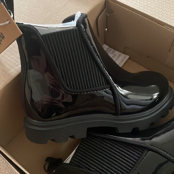 Native  Toddler & Big Kid Kensington Gloss Boots black - Picture 10 of 11